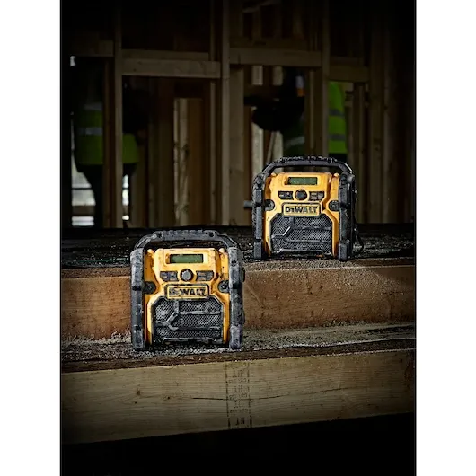 Rádio Compacto Xr Dewalt - DCR019-QW - Image 3